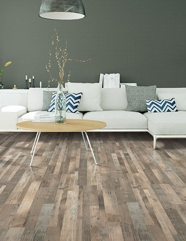 Laminate floor installation in Lake Saint Louis MO from Troy Flooring Center