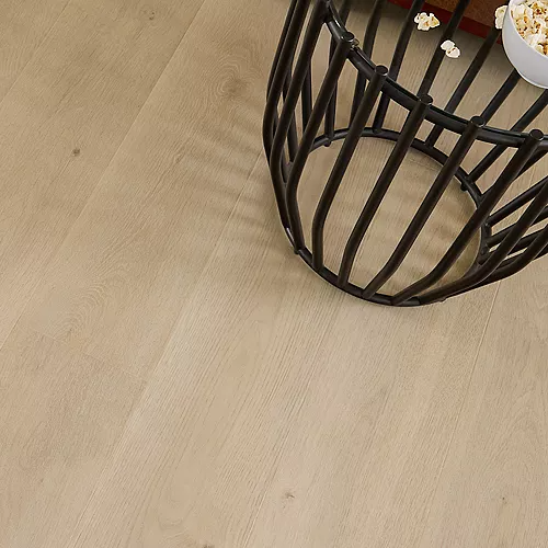 Coffee table on a light Pergo floor